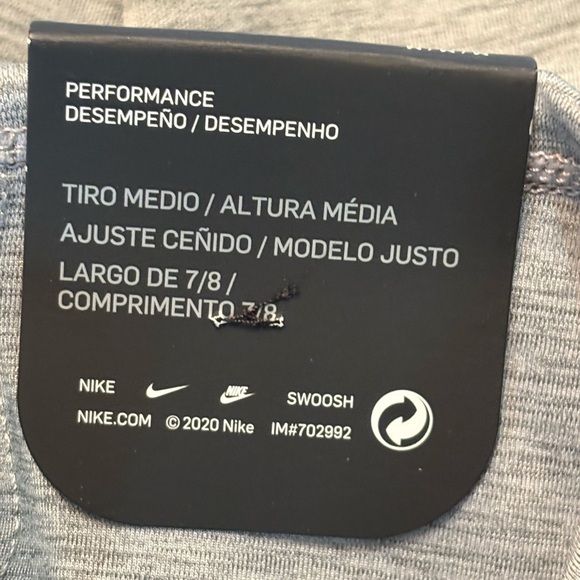 Nike Dri/Fit The Nike One Tight Fit Gray Form-Fitting 7/8 Leggings size M NWT - Picture 13 of 14